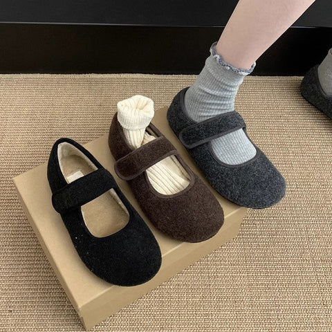 2025  Korean Velcro Mao Mao shoes women wear new velvet single shoes warm cotton shoes flat Mary Jane Doudou shoes in winter