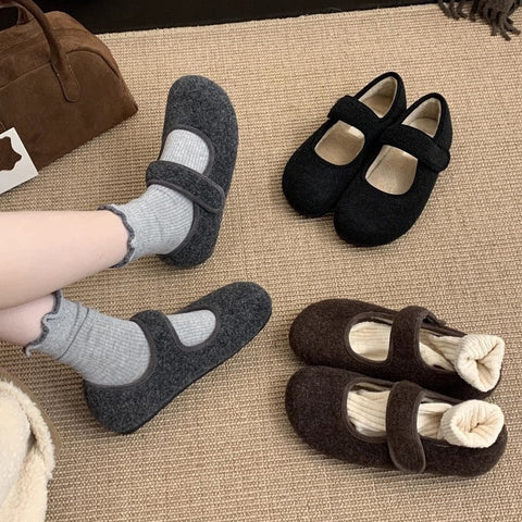 2025  Korean Velcro Mao Mao shoes women wear new velvet single shoes warm cotton shoes flat Mary Jane Doudou shoes in winter